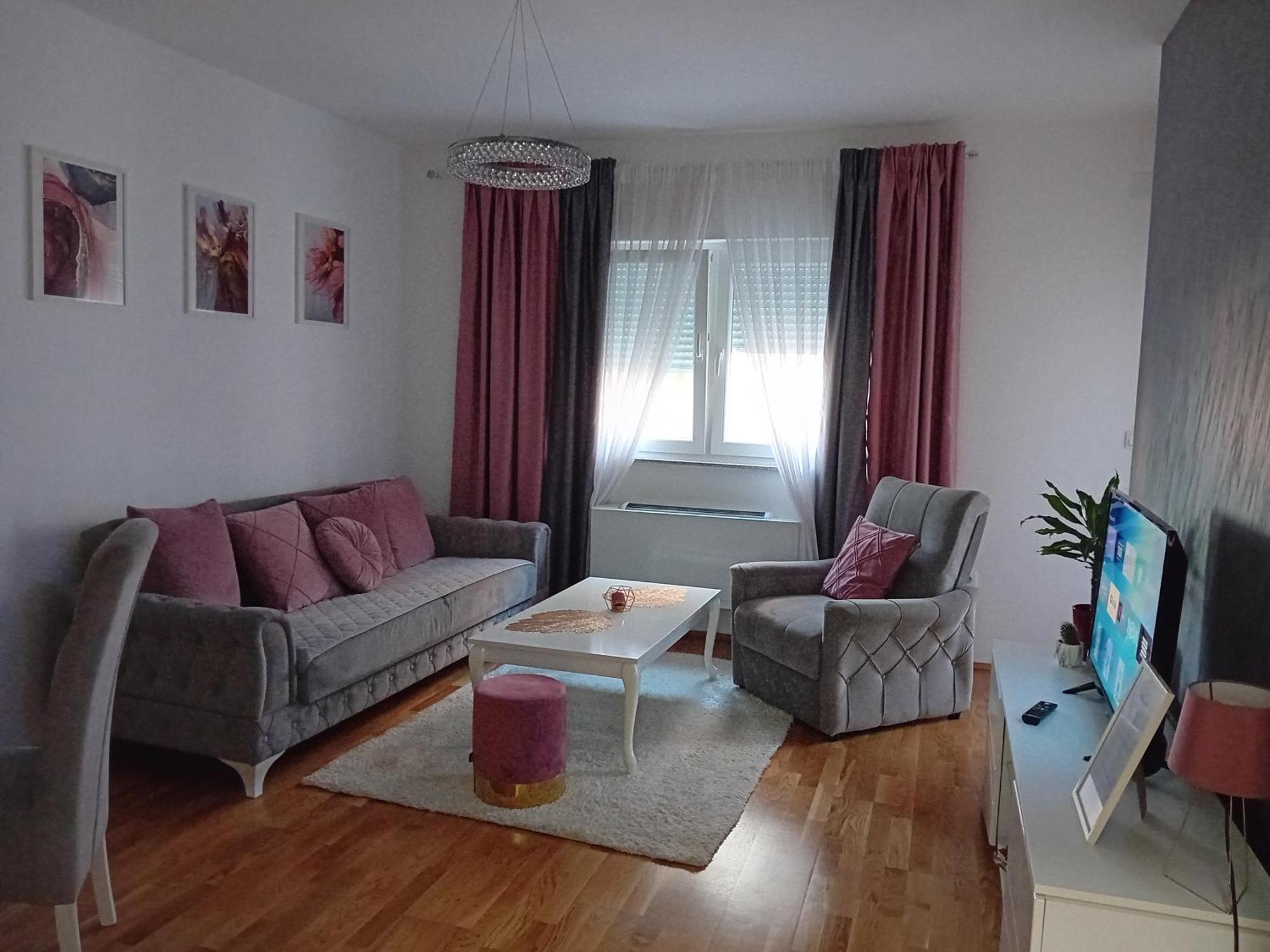 Skyline Apartment ビイェリナ エクステリア 写真